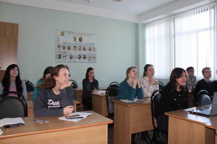 Ассистент программы Fulbright Дезири Дюбе (Desiree Dube) продолжает работу на кафедре «Английский язык»